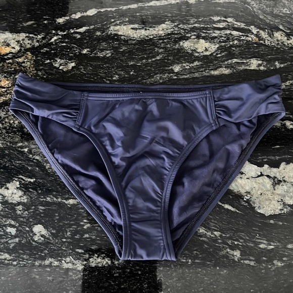 Tommy Bahama Pearl Shirred Hipster - Picture 6 of 16